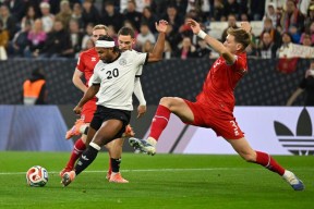 德布劳内在瑞士队比赛中出色防守，逆转引发热议！的简单介绍